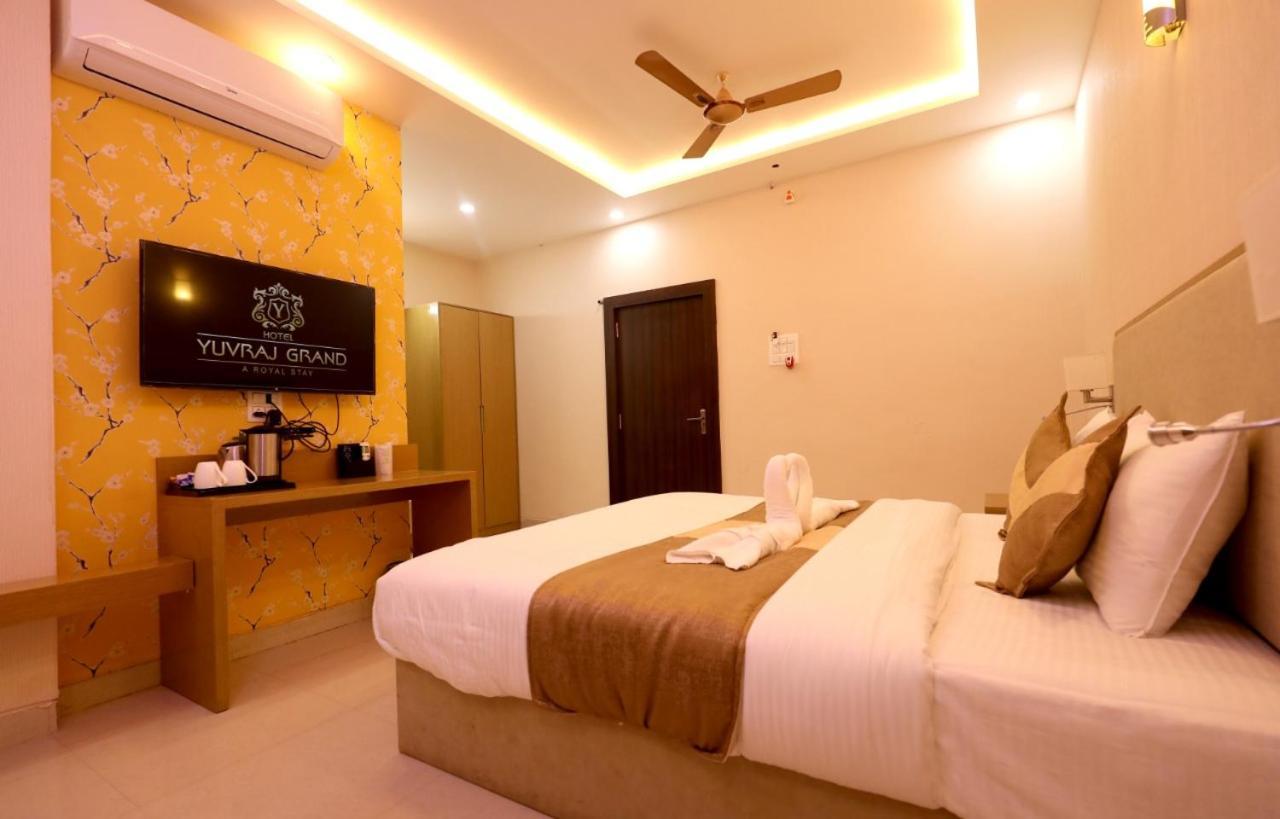 Hotel Yuvraj Grand Jabalpur Exterior photo