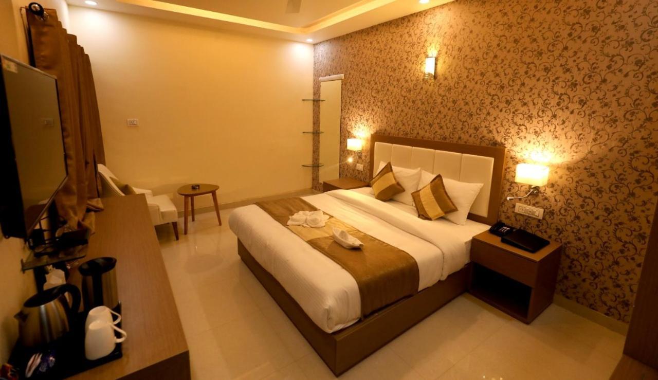 Hotel Yuvraj Grand Jabalpur Exterior photo