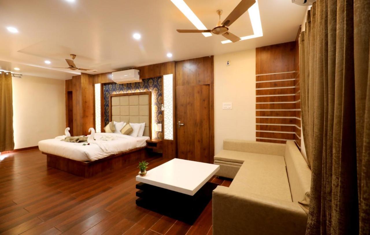 Hotel Yuvraj Grand Jabalpur Exterior photo