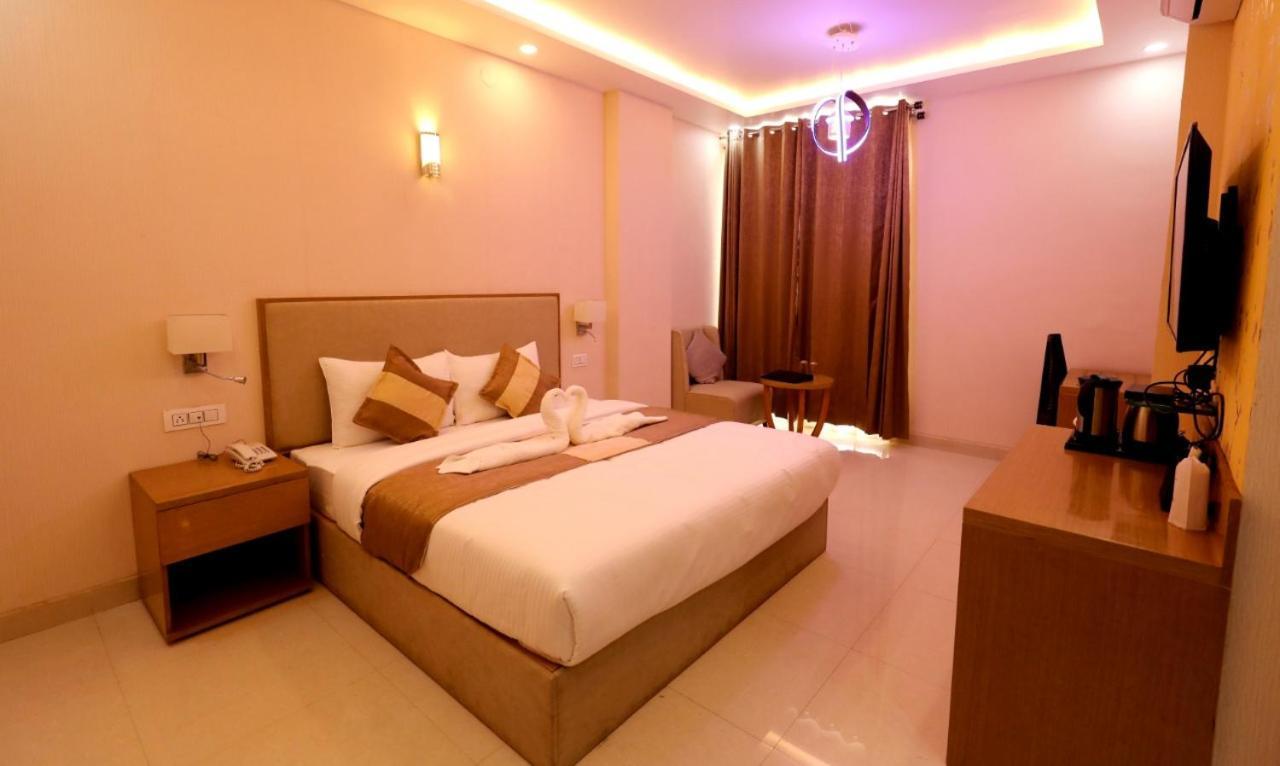 Hotel Yuvraj Grand Jabalpur Exterior photo