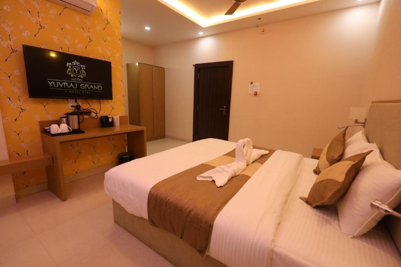 Hotel Yuvraj Grand Jabalpur Exterior photo