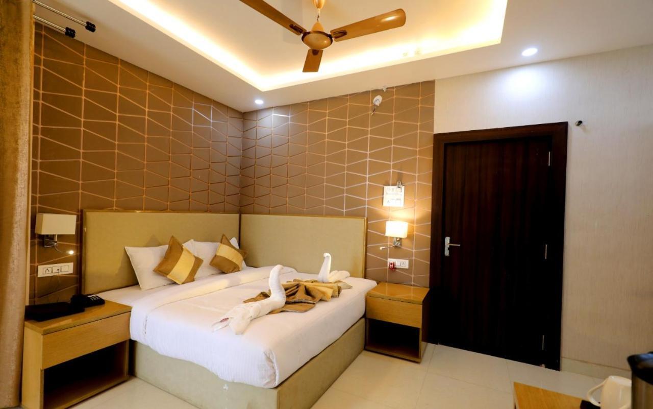 Hotel Yuvraj Grand Jabalpur Exterior photo